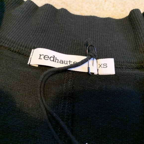 Red Haute Black V-neck Short Sleeved Tee Size XS NWT - Picture 8 of 9